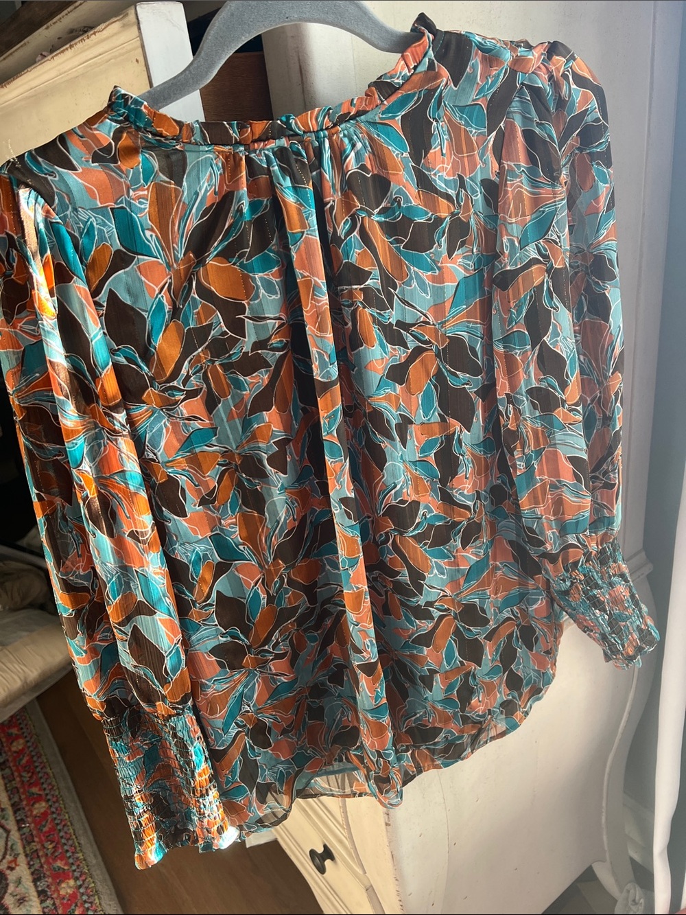 Anthropologie’s Madison d’Amelie Teal Rust flowy Leaf-Print blouse Medium